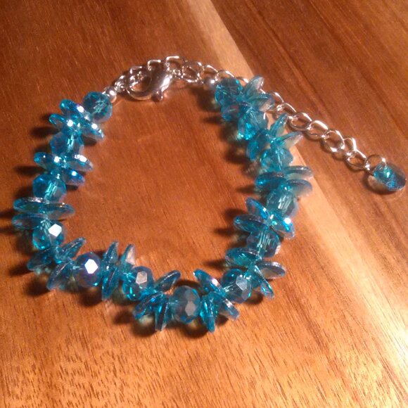Blue Magic Color Glass Beaded Silvertone Bracelet - Picture 2 of 8